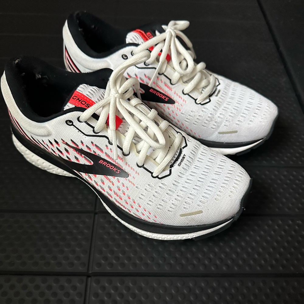 Brooks ghost sneakers